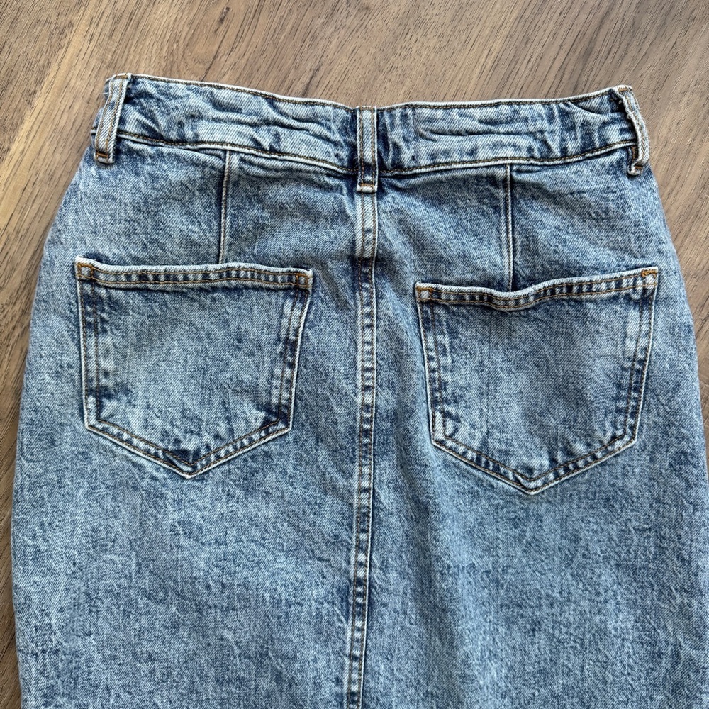 Asos Design High-Waist Acid Wash Denim Midi Skirt - Size US 4 - Picture 9 of 11